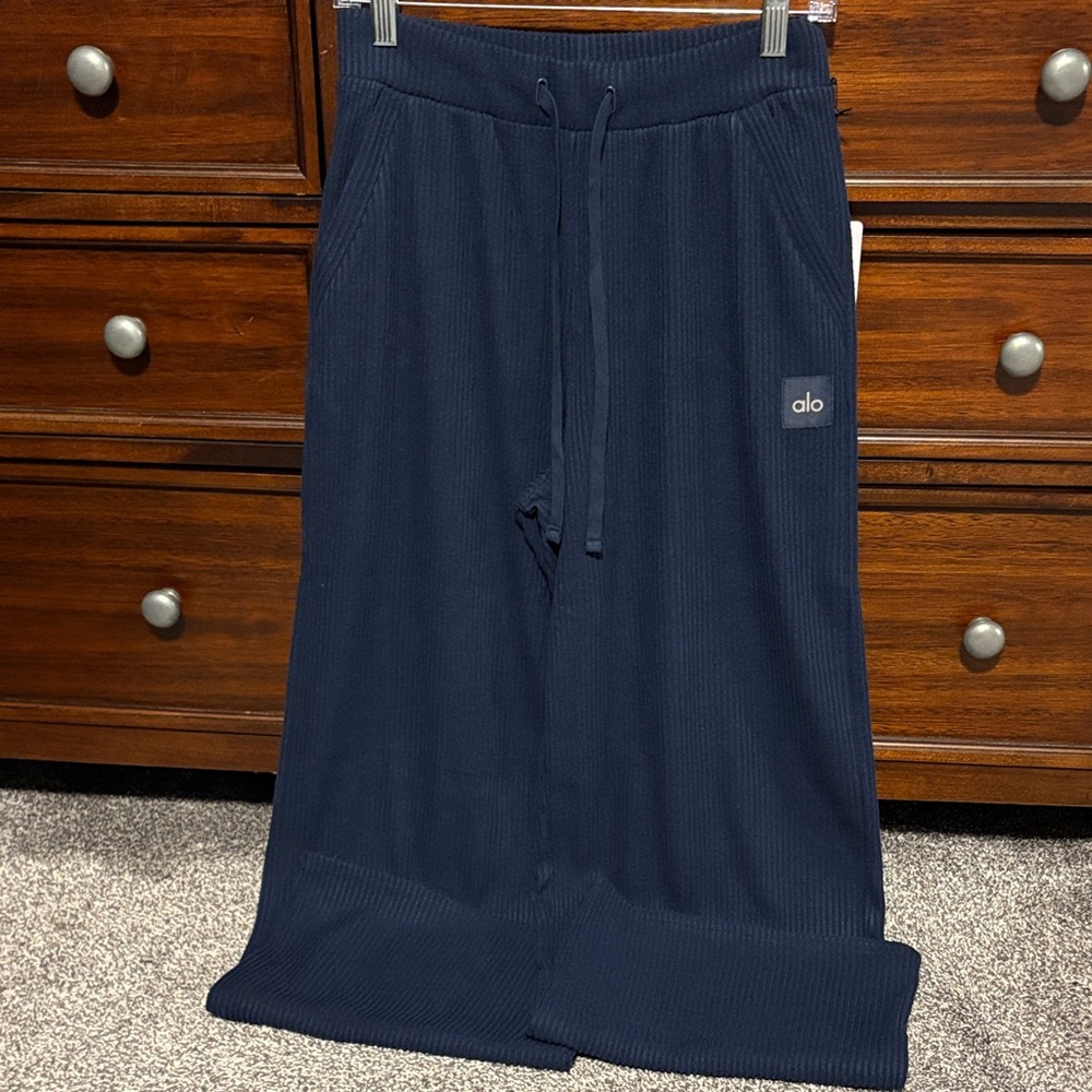 ALO Yoga Muse Wide Leg Pants